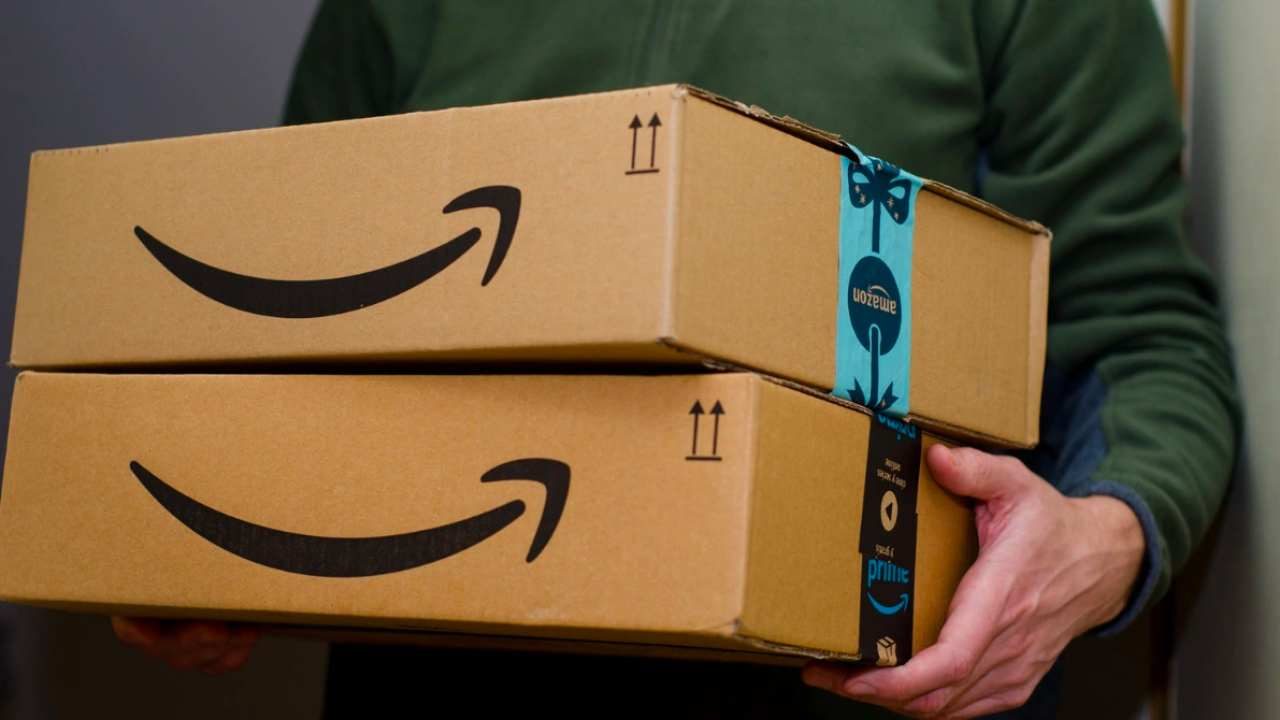 Amazon pacchi non reclamati venduti - Parolibero