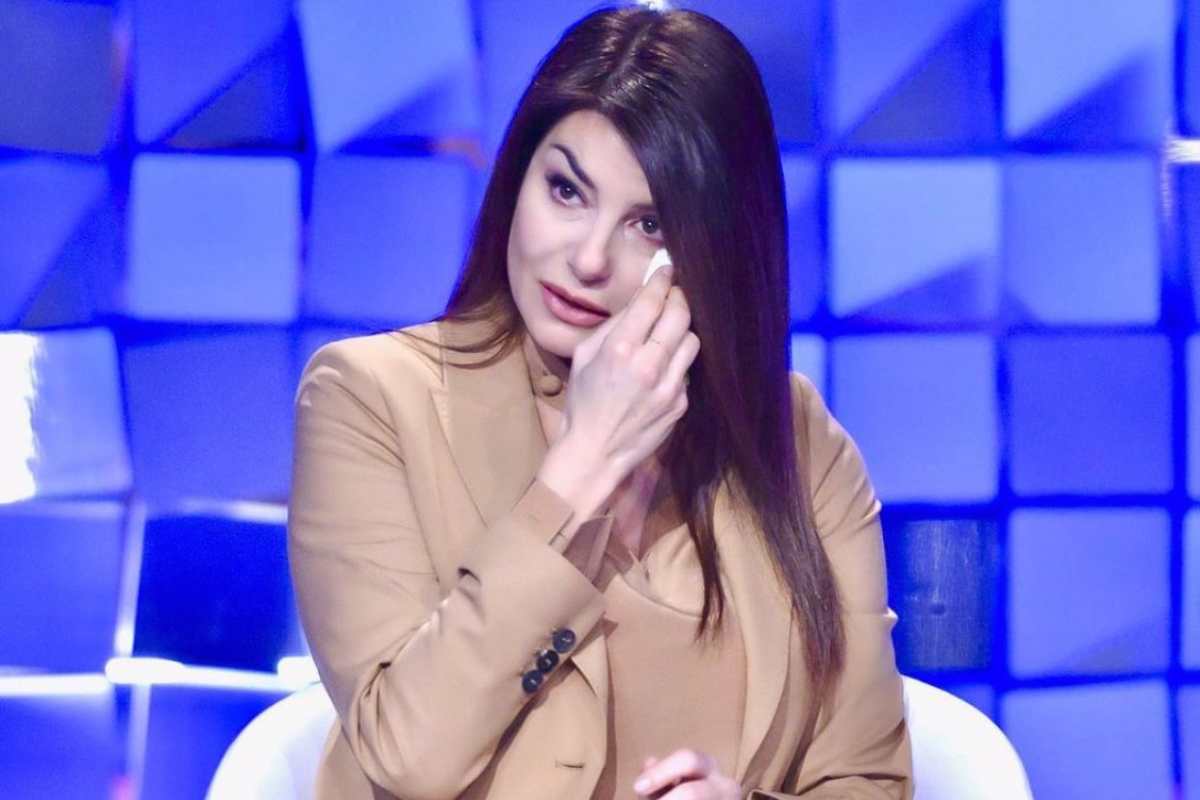 ilaria damico in lacrime