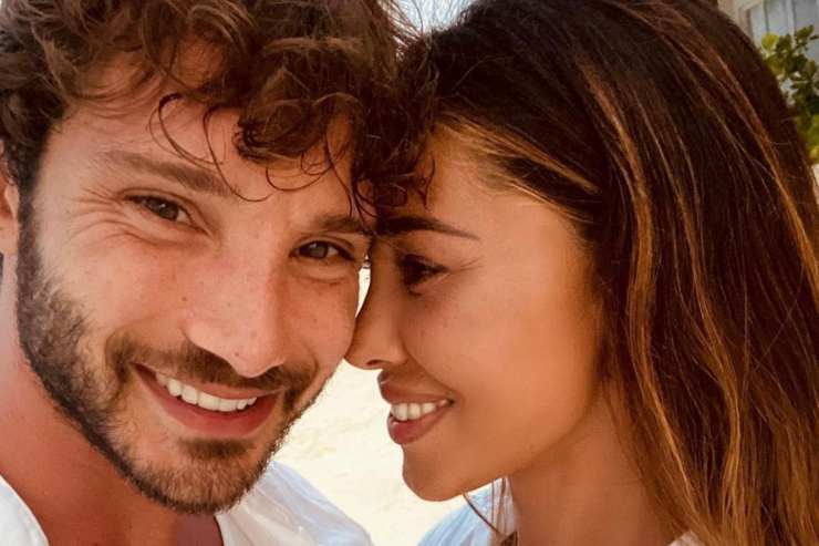 Stefano De Martino e Belen primo piano