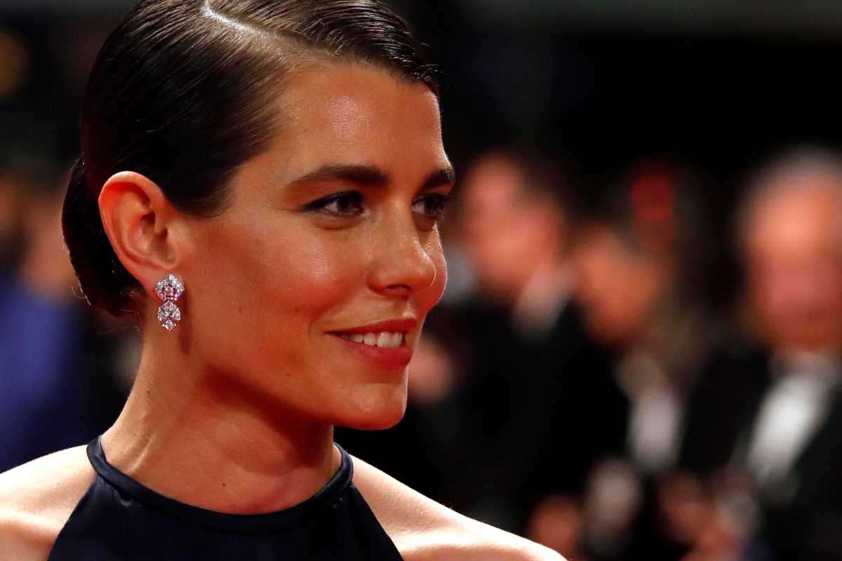 Charlotte Casiraghi in primo piano