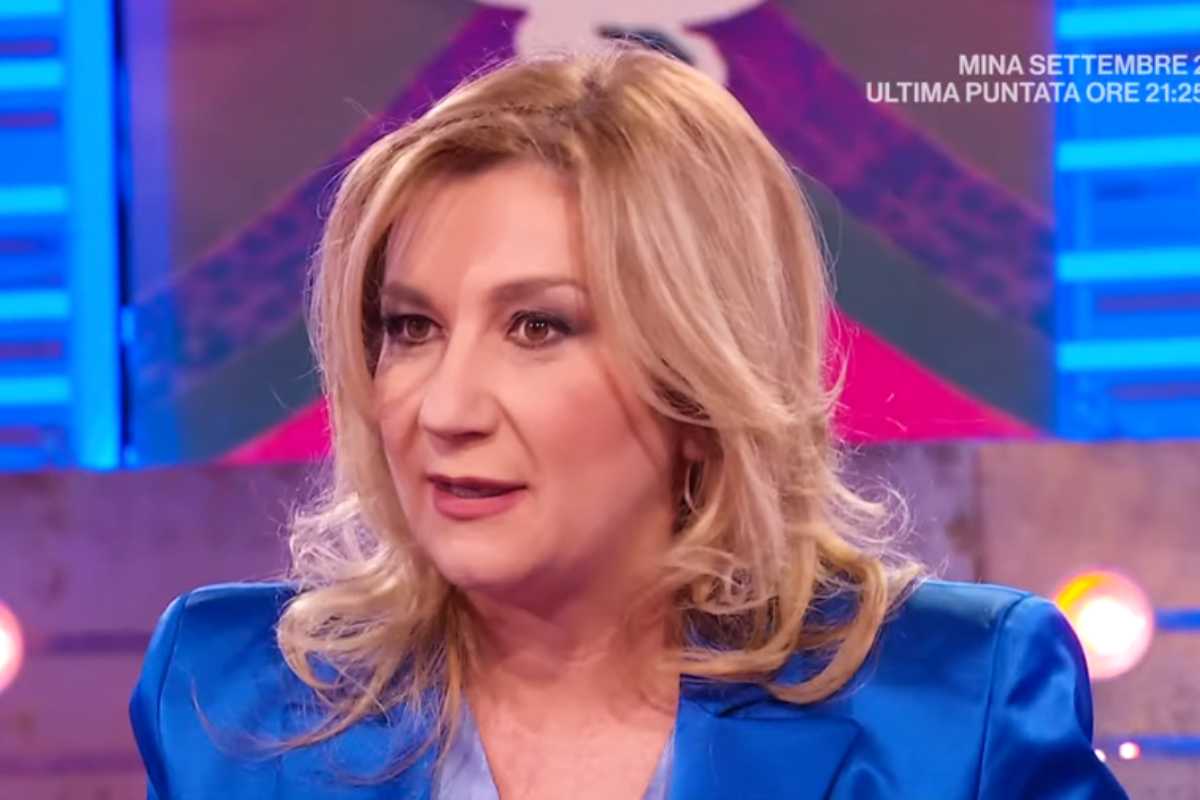 Serena Bortone battuta a luci rosse