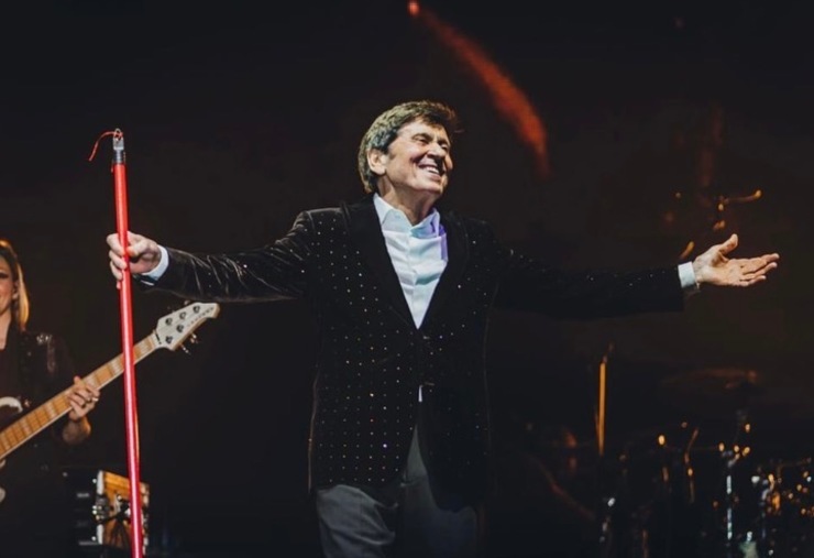 Gianni Morandi commuove il popolo del web