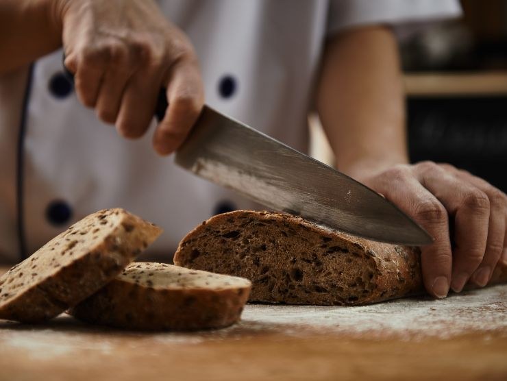 Come si taglia il pane