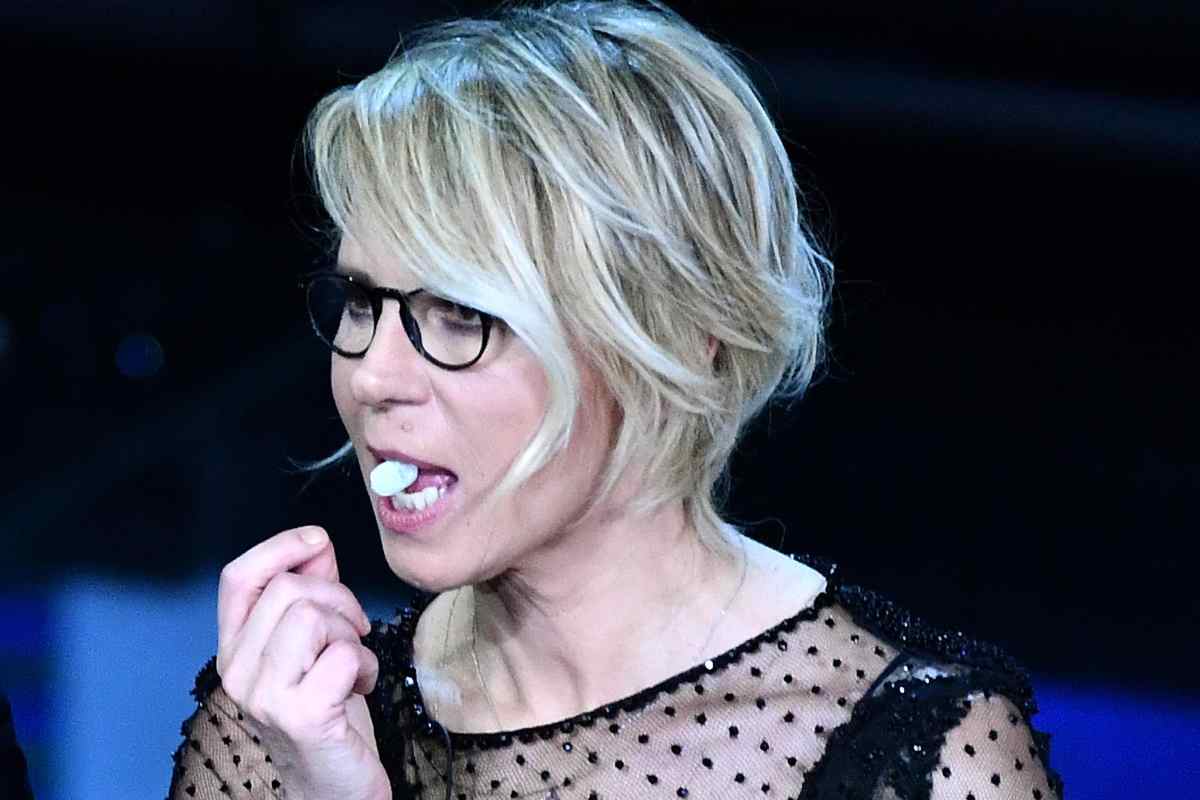 Ecco perché Maria De Filippi mastica sempre una caramella