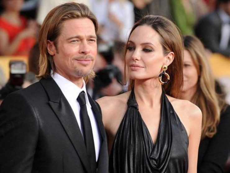 Accuse Brad Pitt e Angelina Jolie quote vendute