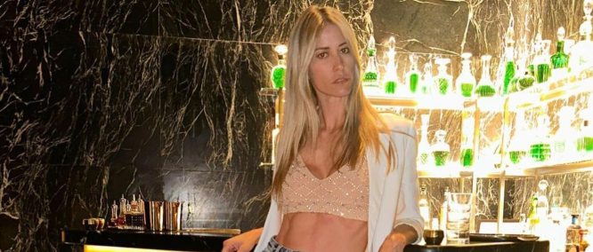 Elena Santarelli in bralette con zirconi