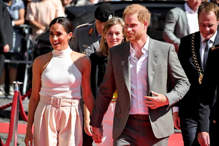 harry meghan gesto figli