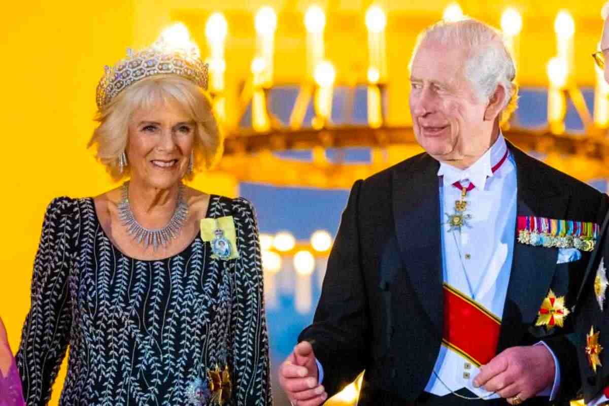 Camilla compleanno da Regina con Carlo - Parolibero